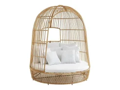 Cama De Jardim Com Dossel Em Resina Entrancada Natural Clara Com Almofada Branca - Cervaro De Mylia