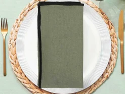 Conjunto Toalha + 4 Guardanapos De Mesa Em Linho E Algodao, Borda Preta, Caqui, 170 X 300 Cm - Borina