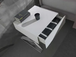 Mesa De Cabeceira Com Gaveta Em Mdf Lacada A Branco Brilhante Sobre Pés Em Aco Inoxidavel 7007